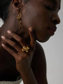 Fleur Solaire – Sculptural Golden Ring