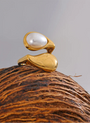 Larme d’Or – Alba Pearl Ring