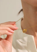 Rose Éternelle – Flower Necklace